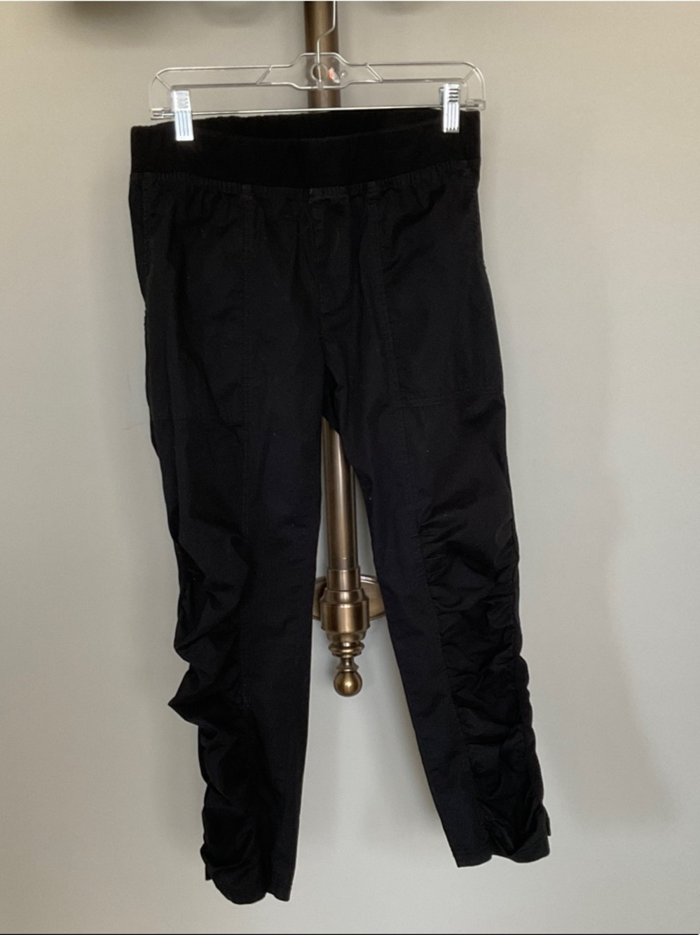 Women’s Black Cropped Ruched Leggings - Wearables brand